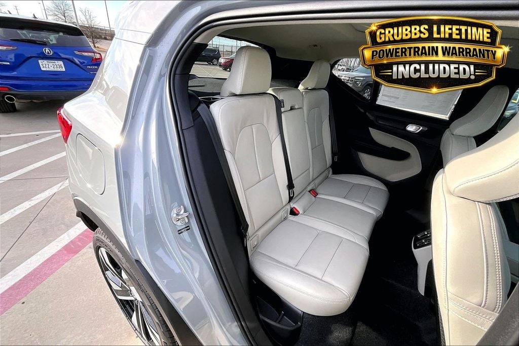 2026 Volvo XC40 B5 Ultra