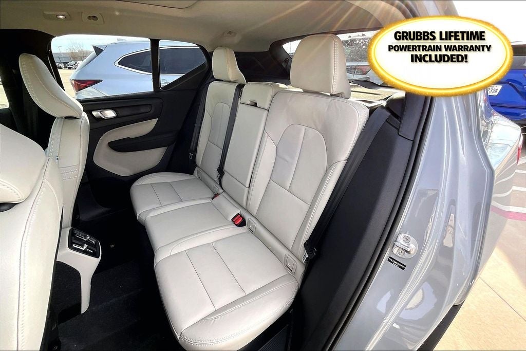 2026 Volvo XC40 B5 Ultra