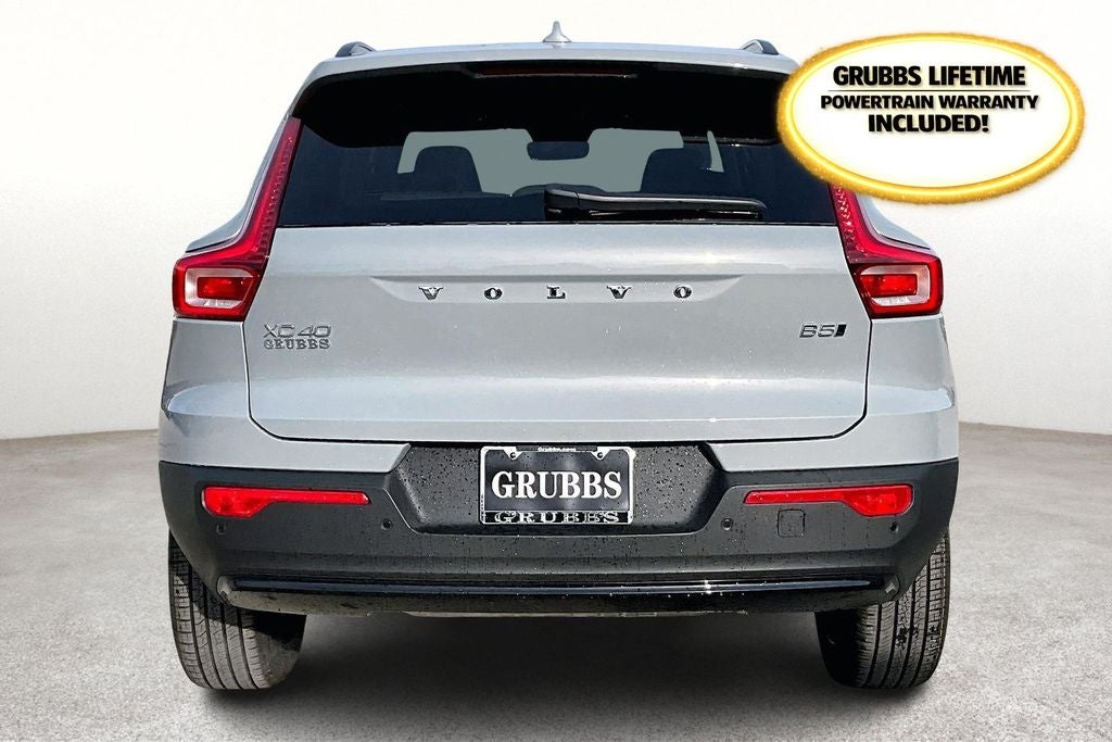 2026 Volvo XC40 B5 Ultra