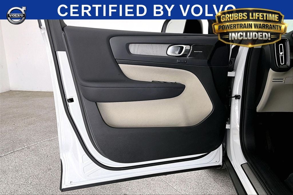 2023 Volvo XC40 Ultimate