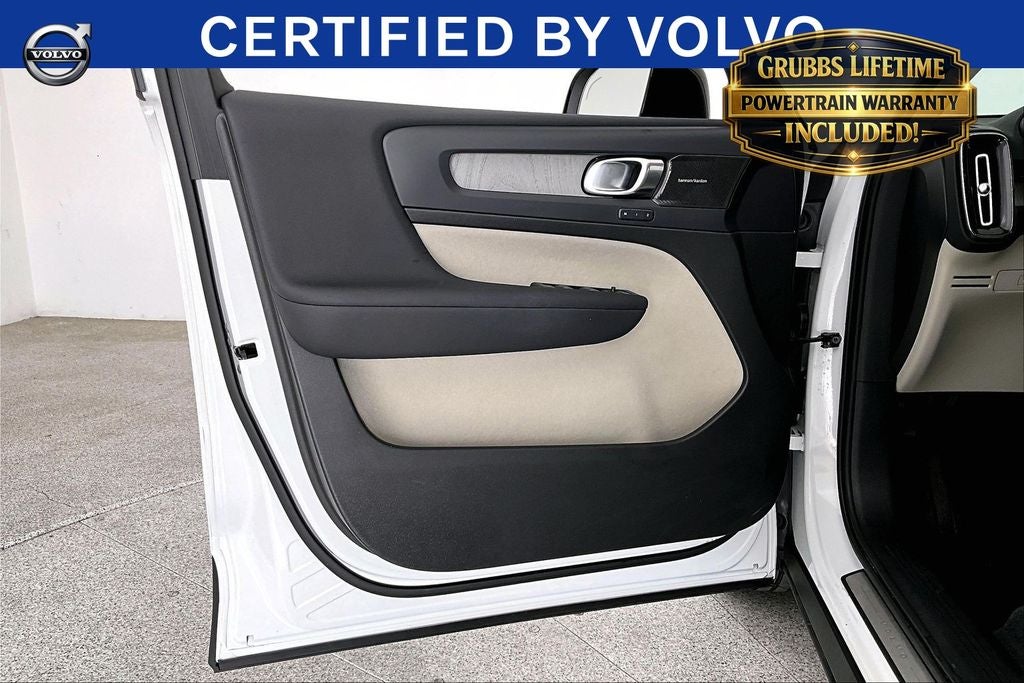 2023 Volvo XC40 Ultimate