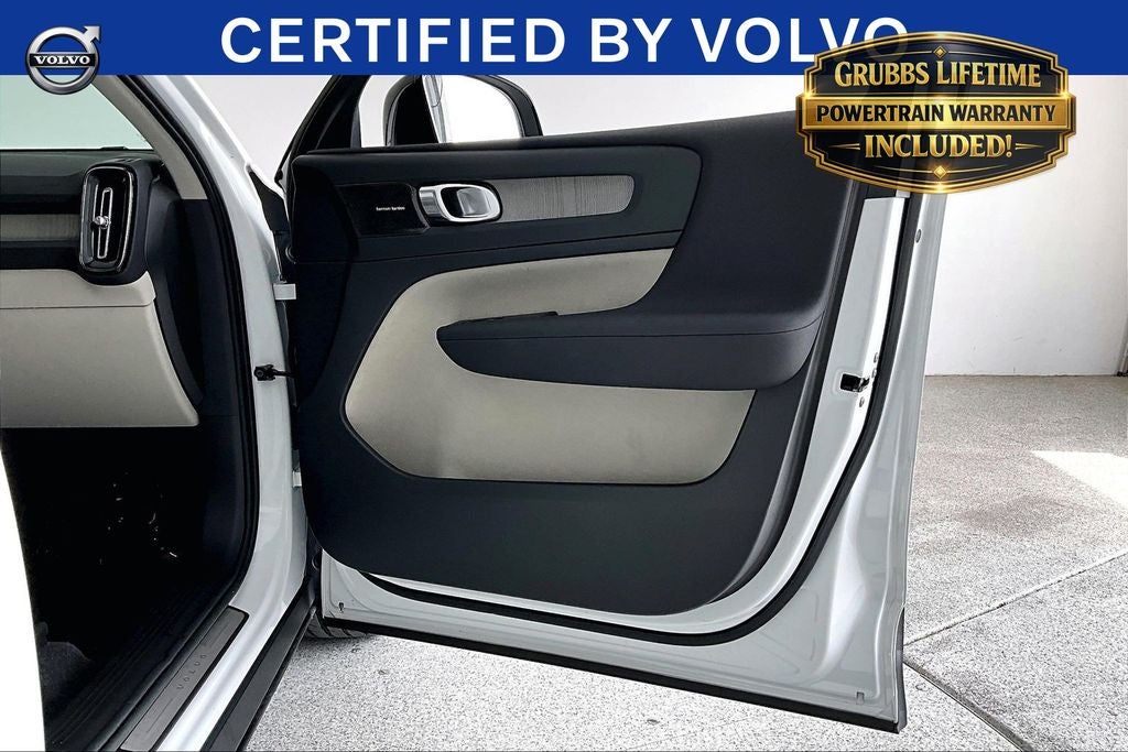 2023 Volvo XC40 Ultimate