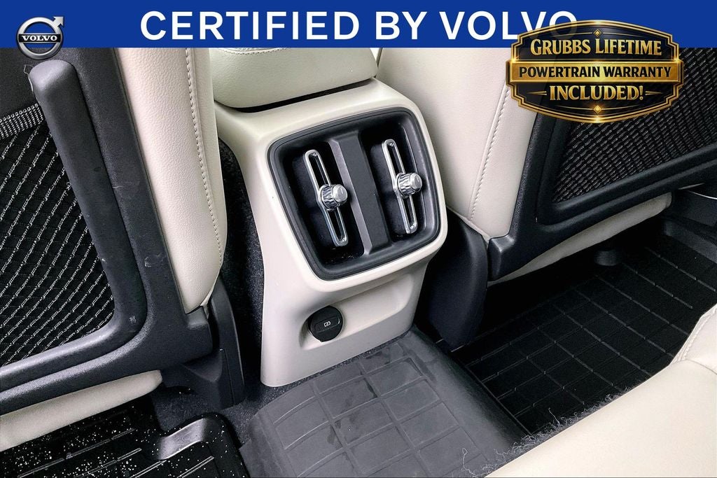 2023 Volvo XC40 Ultimate