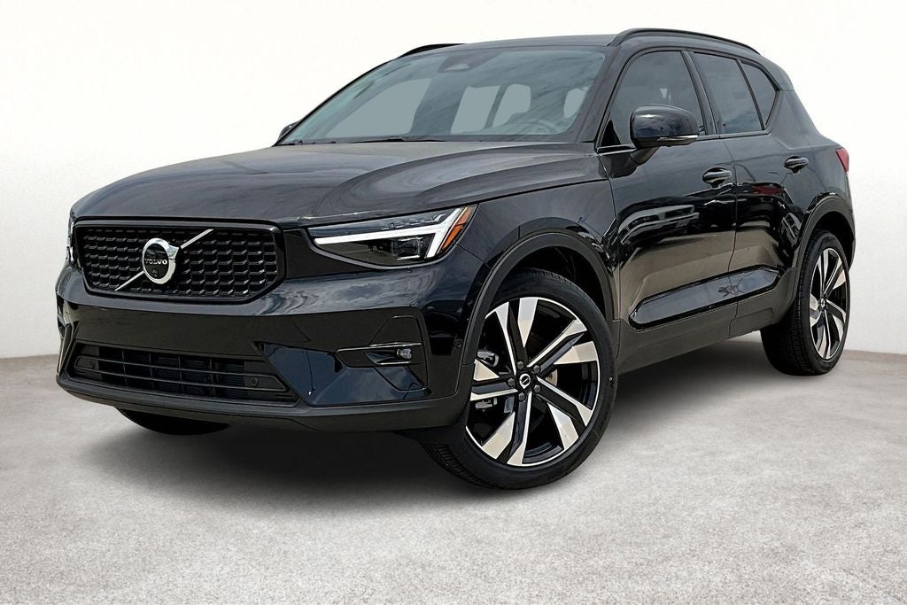 2026 Volvo XC40 B5 Ultra