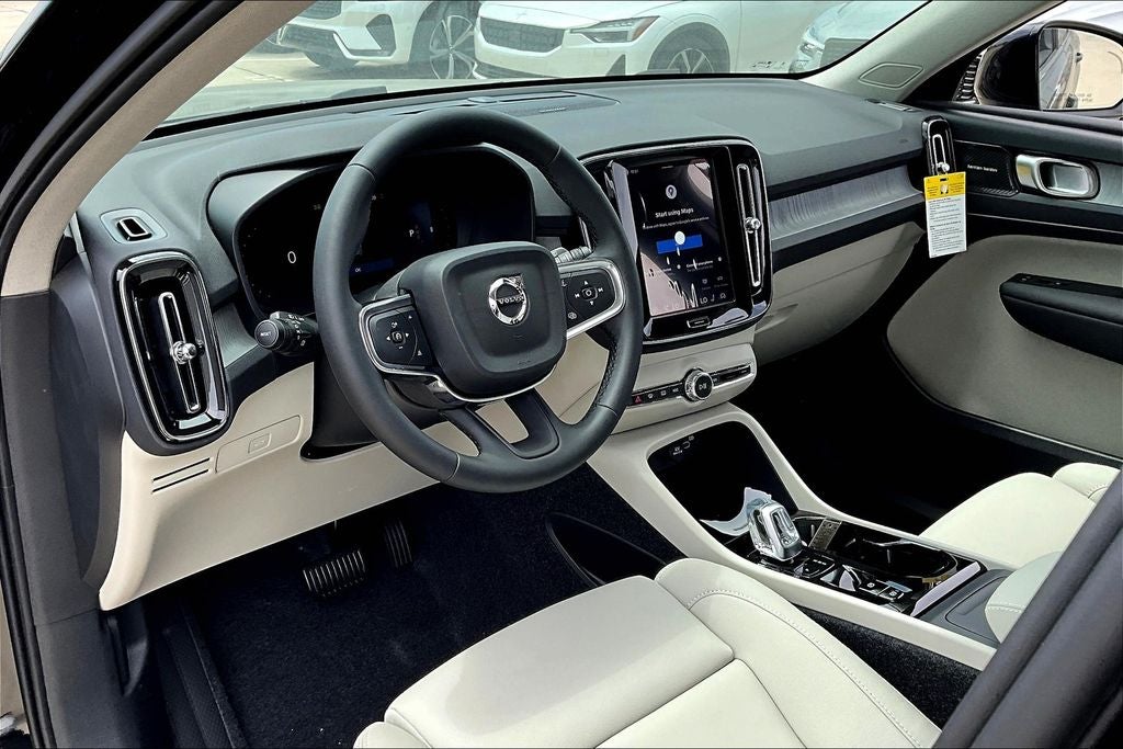 2026 Volvo XC40 B5 Ultra