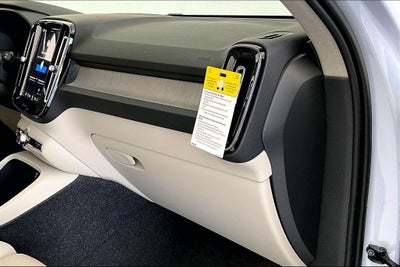 2026 Volvo XC40 B5 Ultra