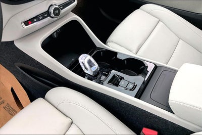 2026 Volvo XC40 B5 Ultra