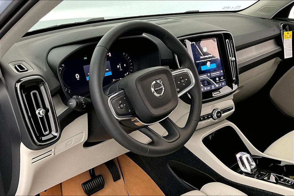 2026 Volvo XC40 B5 Ultra
