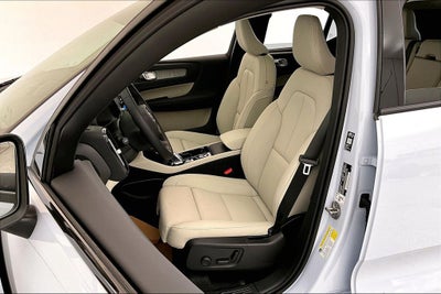 2026 Volvo XC40 B5 Ultra