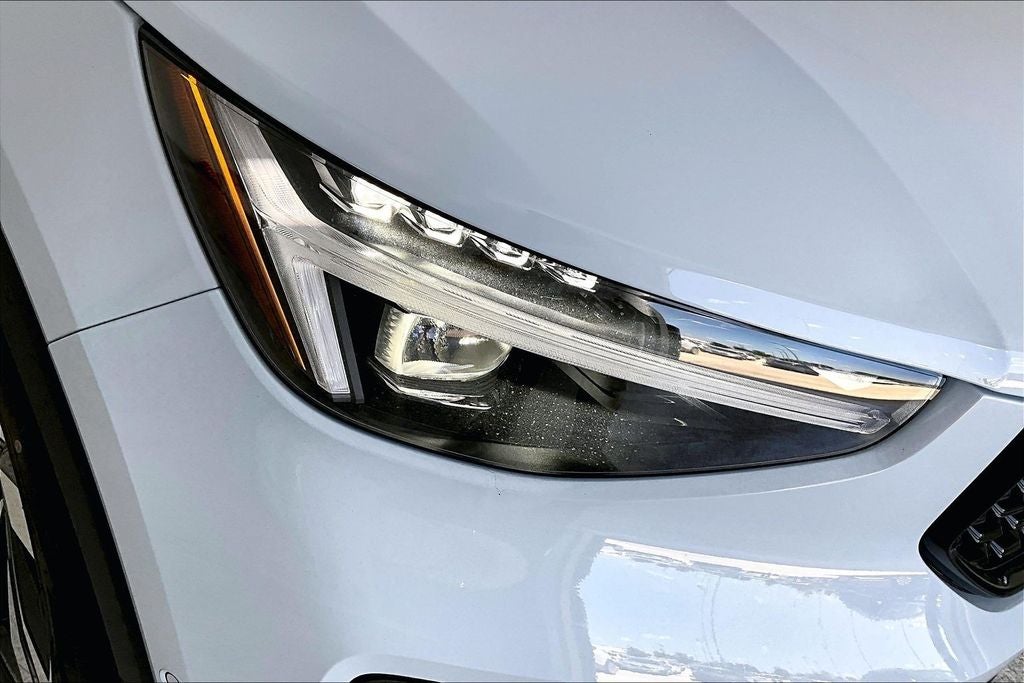 2026 Volvo XC40 B5 Ultra