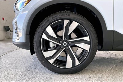 2026 Volvo XC40 B5 Ultra