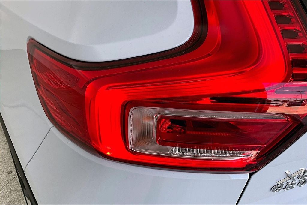 2026 Volvo XC40 B5 Ultra