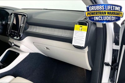 2026 Volvo XC40 B5 Ultra