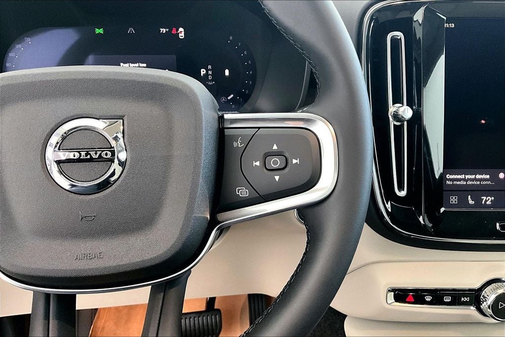 2026 Volvo XC40 B5 Ultra