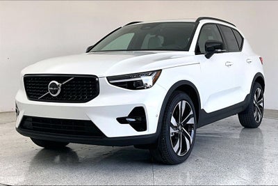 2026 Volvo XC40 B5 Ultra