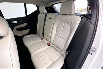 2026 Volvo XC40 B5 Ultra