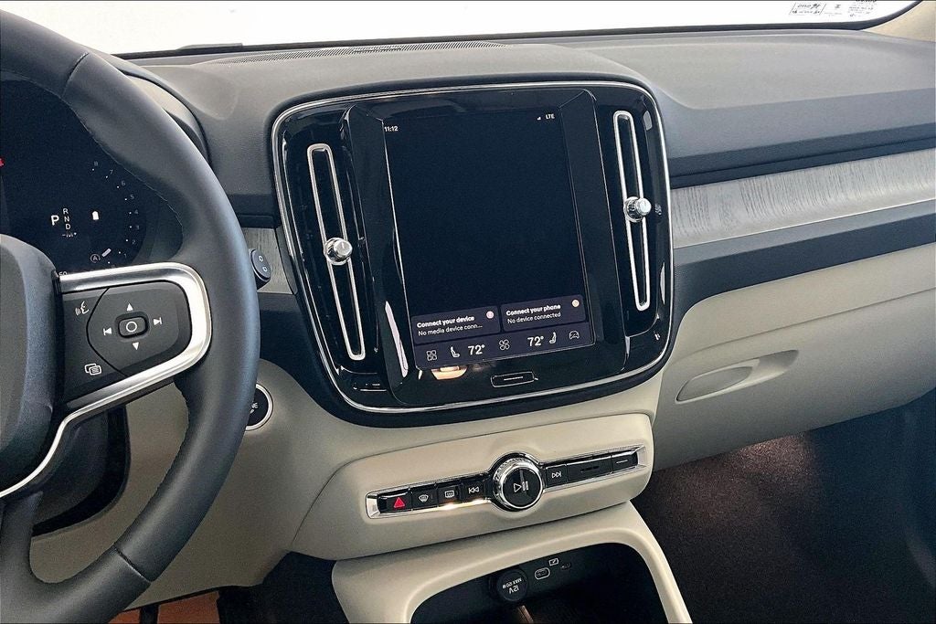 2026 Volvo XC40 B5 Ultra