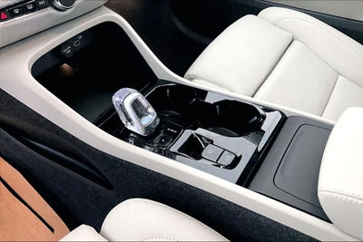 2026 Volvo XC40 B5 Ultra