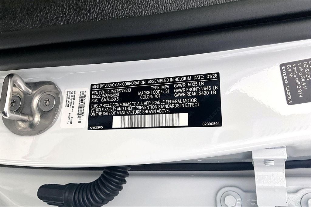 2026 Volvo XC40 B5 Ultra