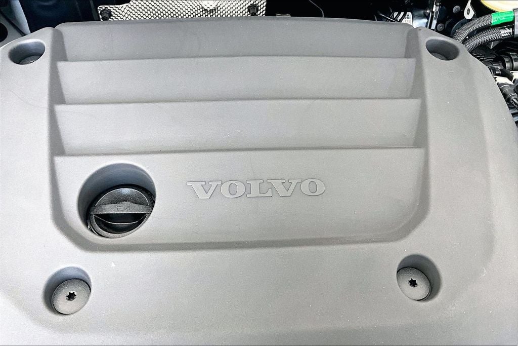 2026 Volvo XC40 B5 Ultra