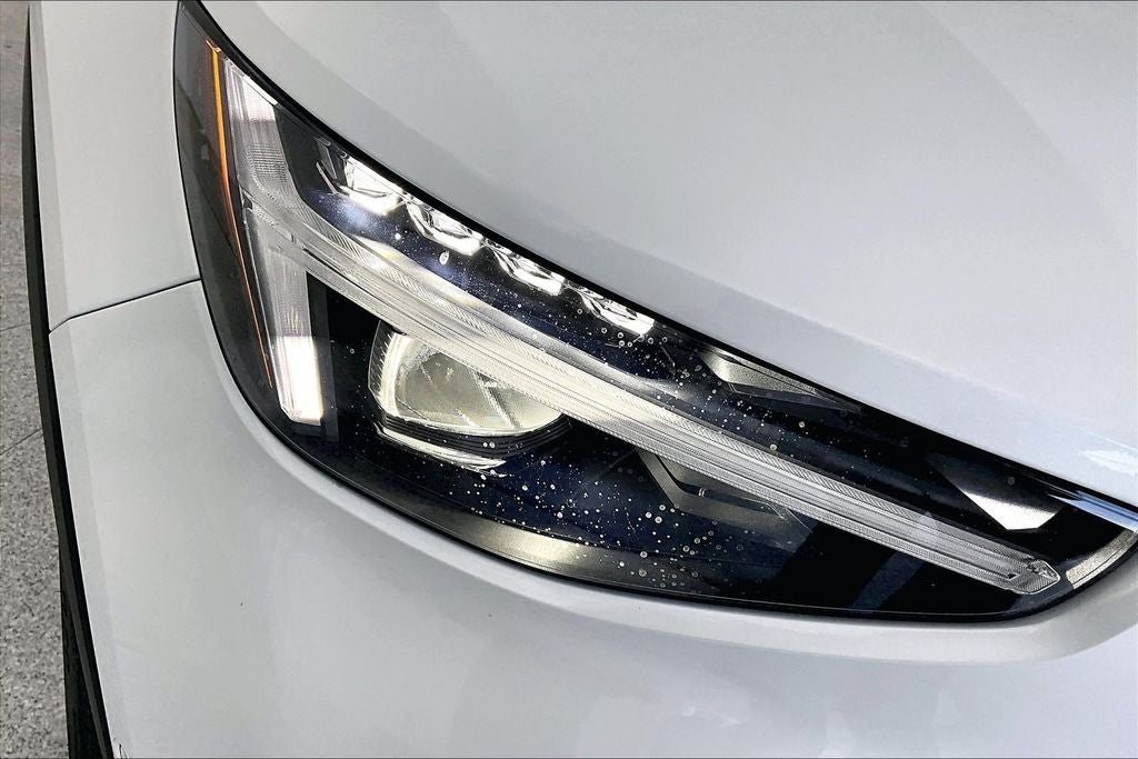 2026 Volvo XC40 B5 Ultra