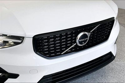 2026 Volvo XC40 B5 Ultra