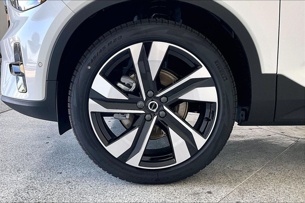 2026 Volvo XC40 B5 Ultra