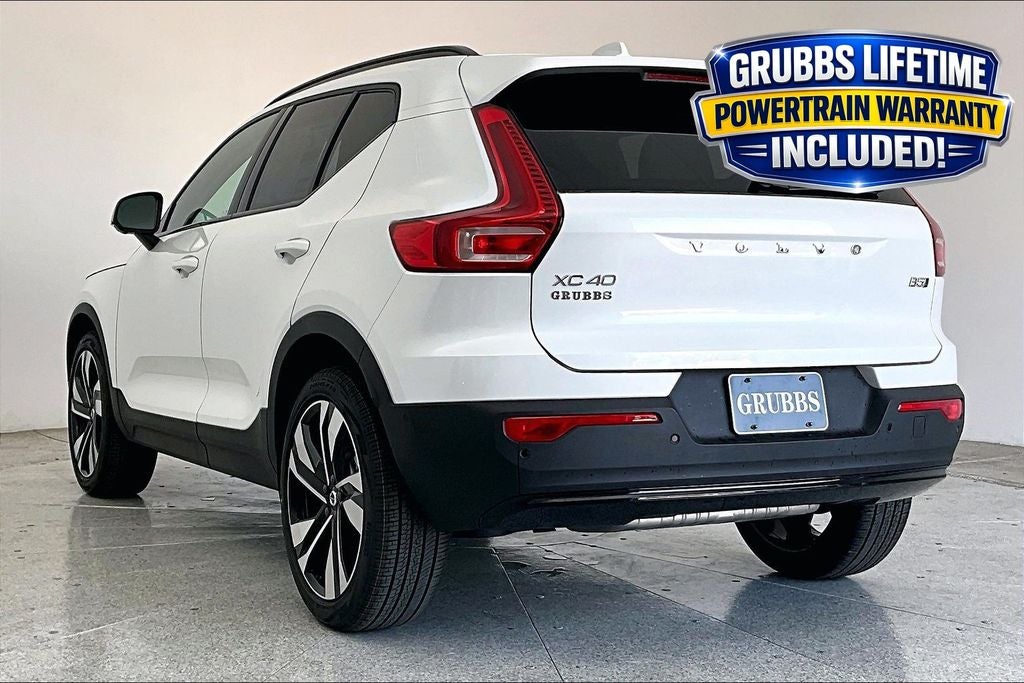 2026 Volvo XC40 B5 Ultra