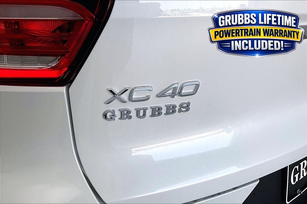 2026 Volvo XC40 B5 Ultra