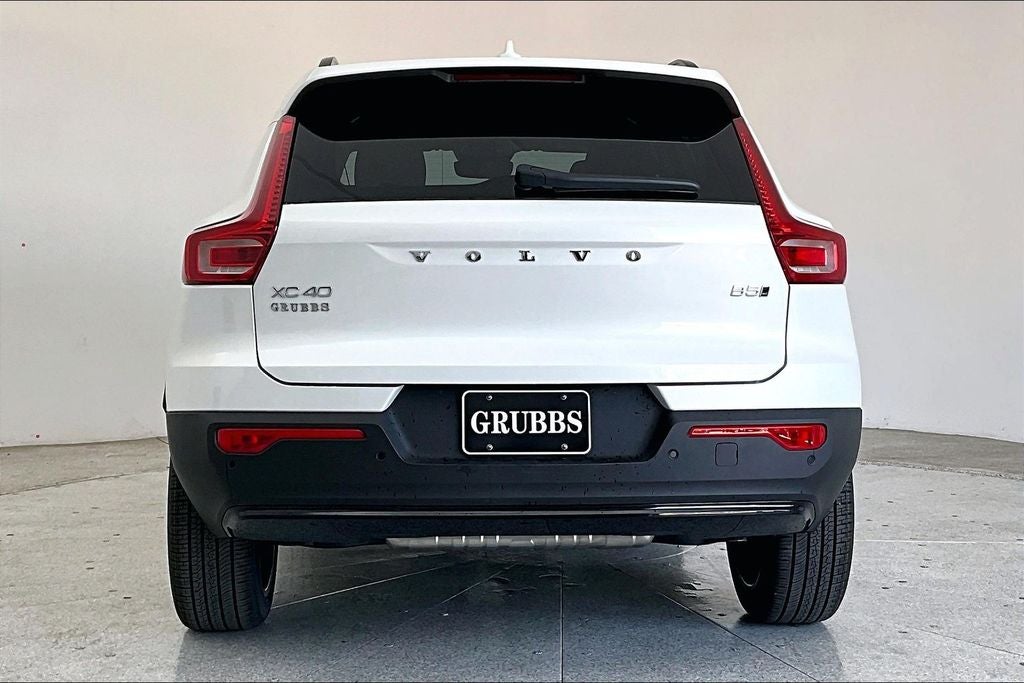 2026 Volvo XC40 B5 Ultra