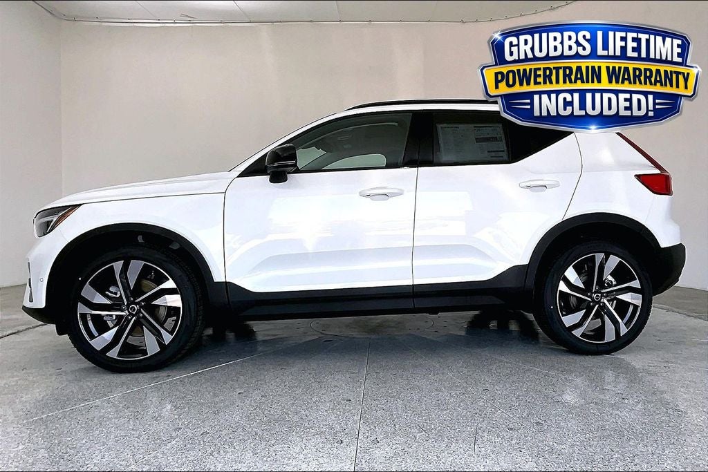 2026 Volvo XC40 B5 Ultra