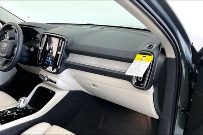 2026 Volvo XC40 B5 Ultra