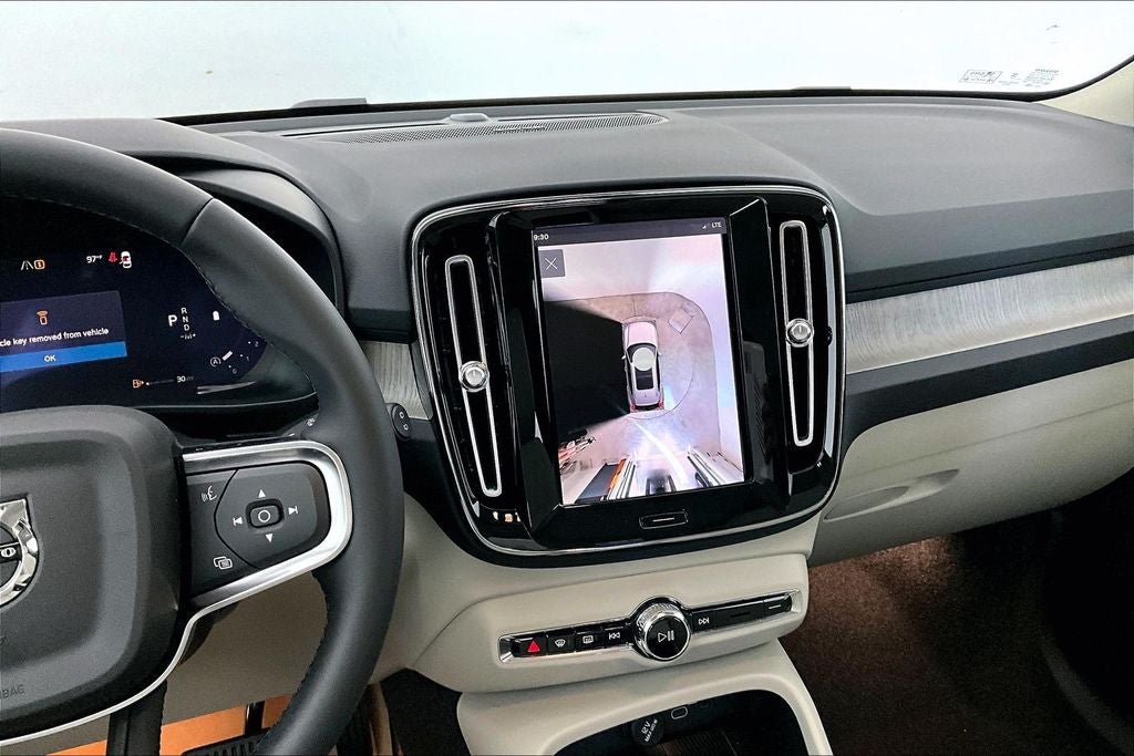 2026 Volvo XC40 B5 Ultra