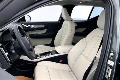 2026 Volvo XC40 B5 Ultra