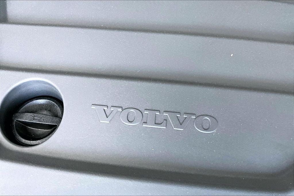 2026 Volvo XC40 B5 Ultra