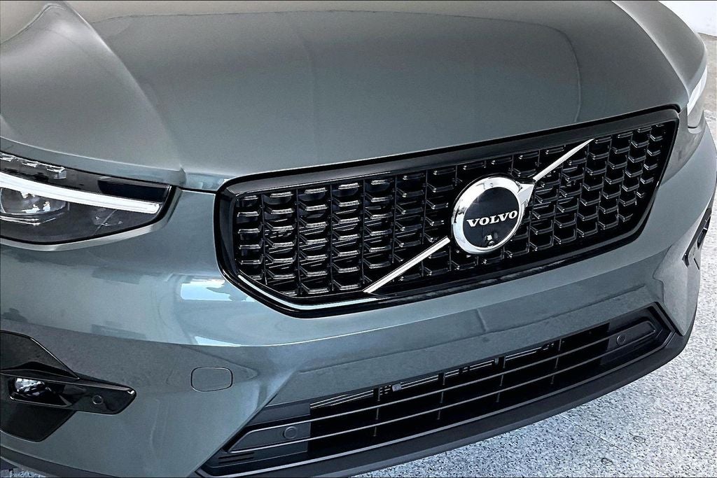 2026 Volvo XC40 B5 Ultra