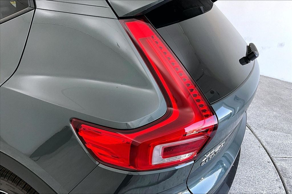 2026 Volvo XC40 B5 Ultra
