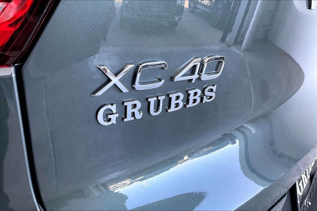 2026 Volvo XC40 B5 Ultra