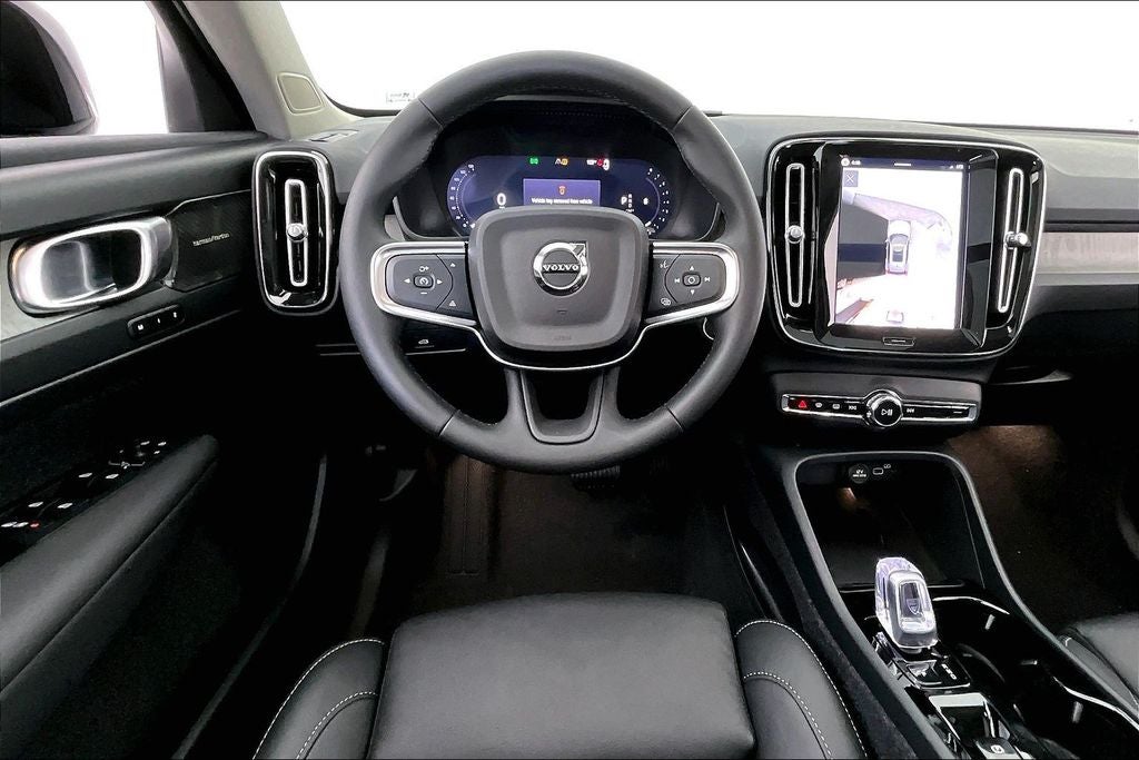 2026 Volvo XC40 B5 Ultra