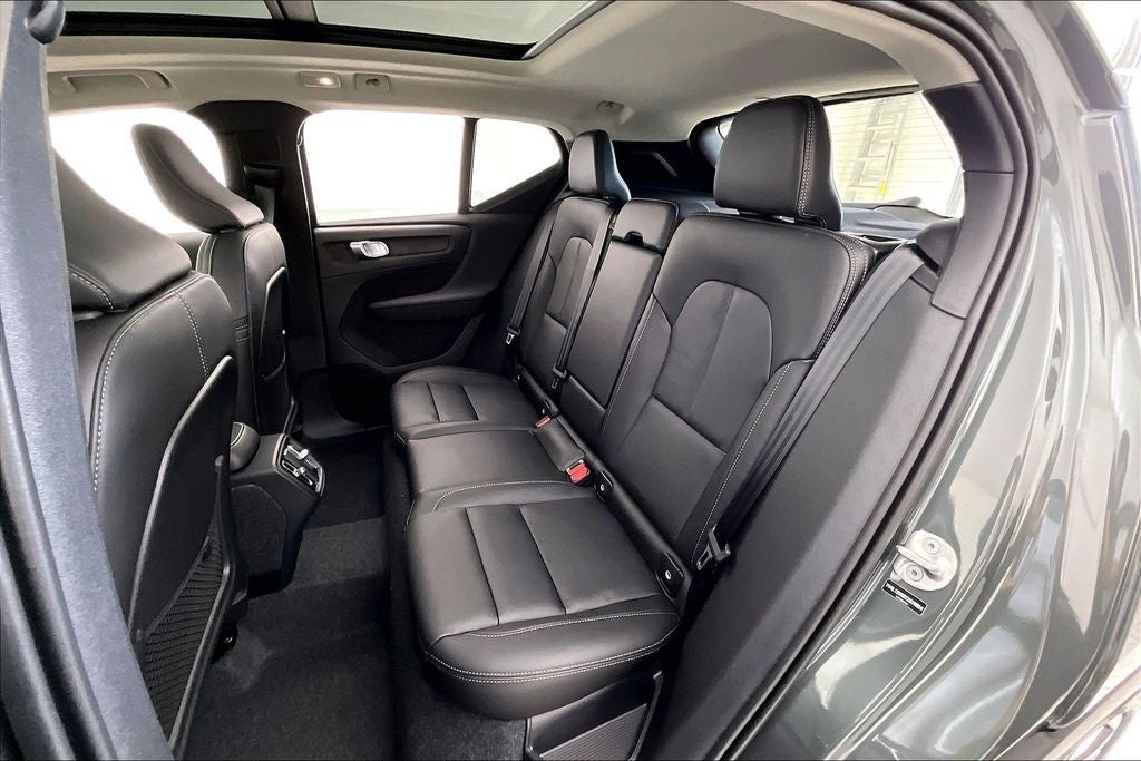 2026 Volvo XC40 B5 Ultra