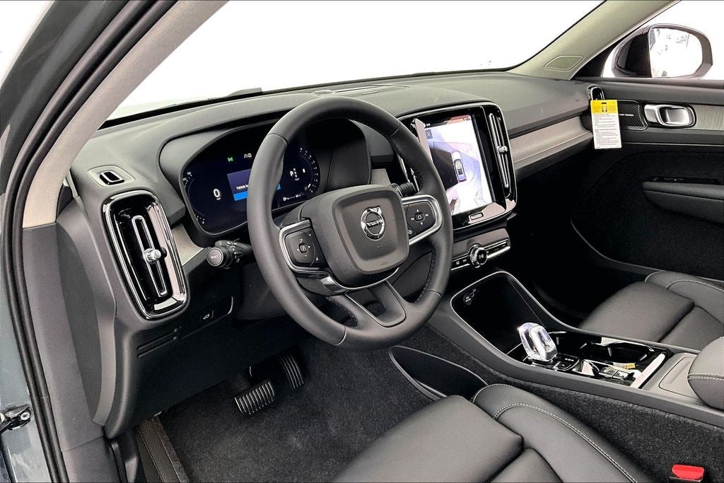 2026 Volvo XC40 B5 Ultra