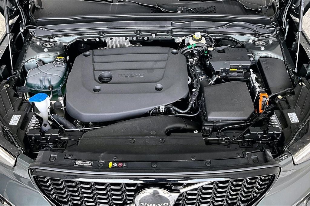 2026 Volvo XC40 B5 Ultra