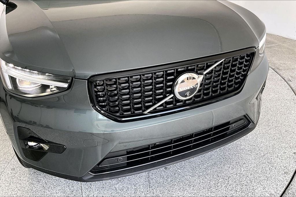 2026 Volvo XC40 B5 Ultra