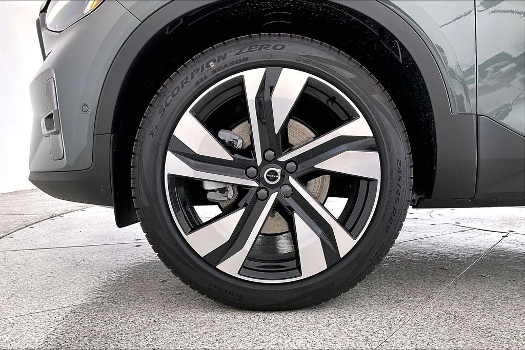 2026 Volvo XC40 B5 Ultra