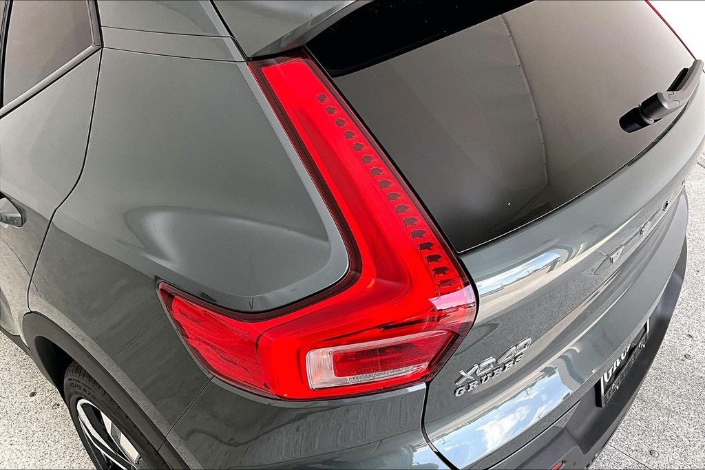 2026 Volvo XC40 B5 Ultra