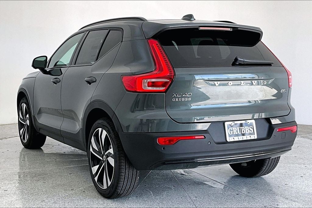 2026 Volvo XC40 B5 Ultra