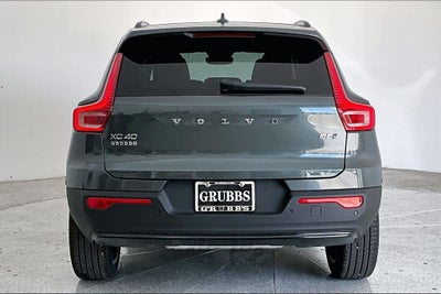 2026 Volvo XC40 B5 Ultra