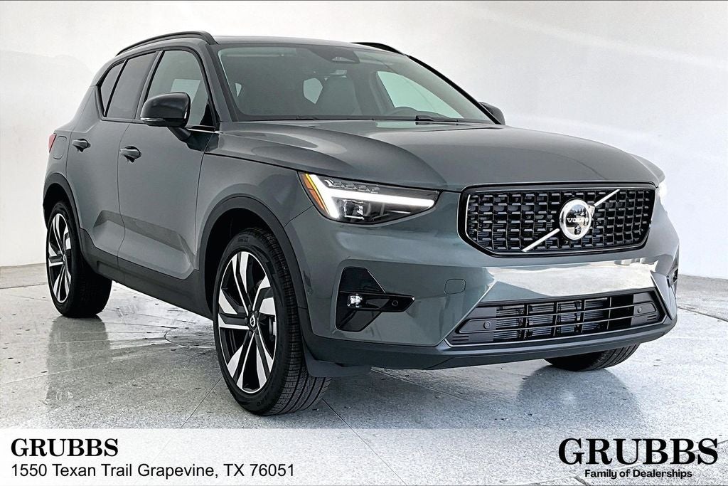 2026 Volvo XC40 B5 Ultra