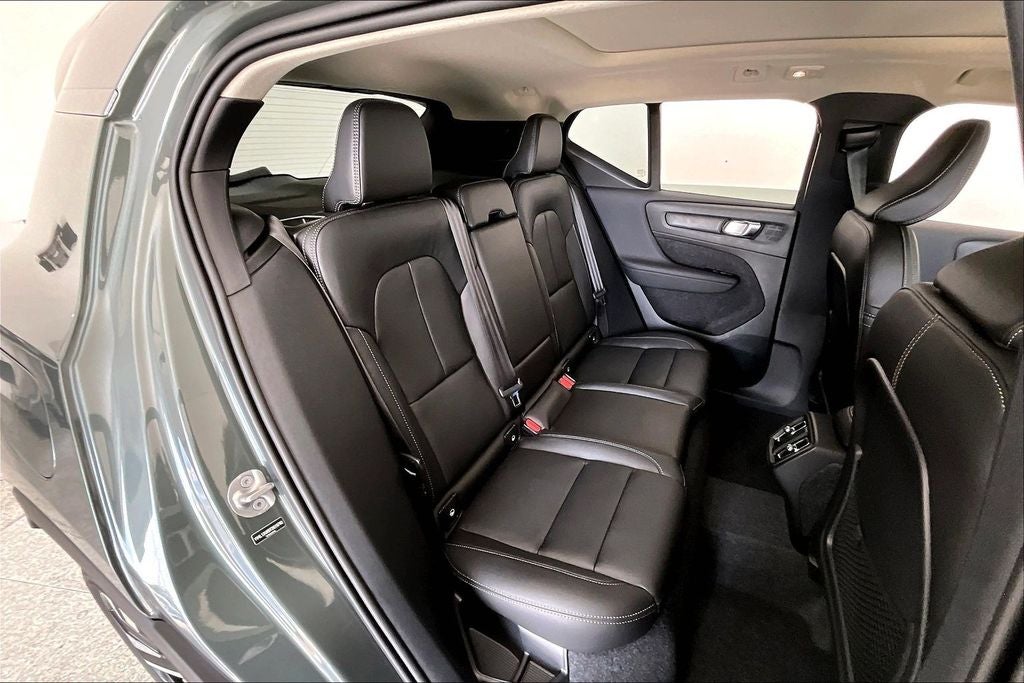 2026 Volvo XC40 B5 Ultra