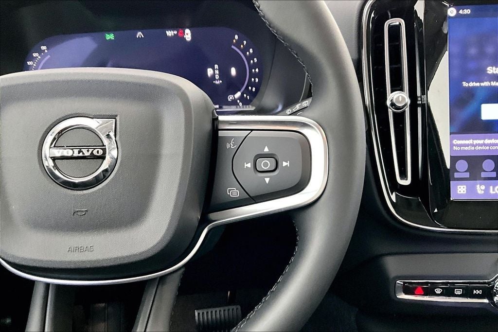 2026 Volvo XC40 B5 Ultra